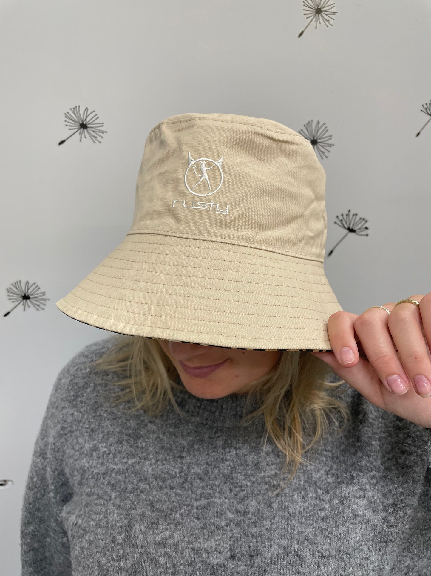 Rusty Lennie Leopard Reversible Bucket Hat HHL0616