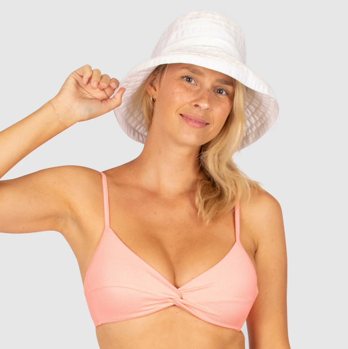 Baku White Buckle Hat A150AAS