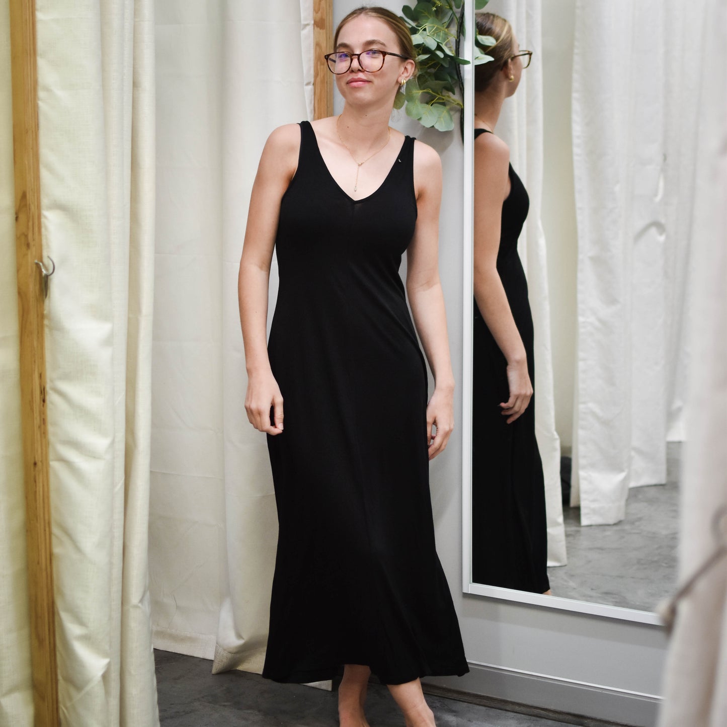 Buddha Wear Juliana Midi Black Dress