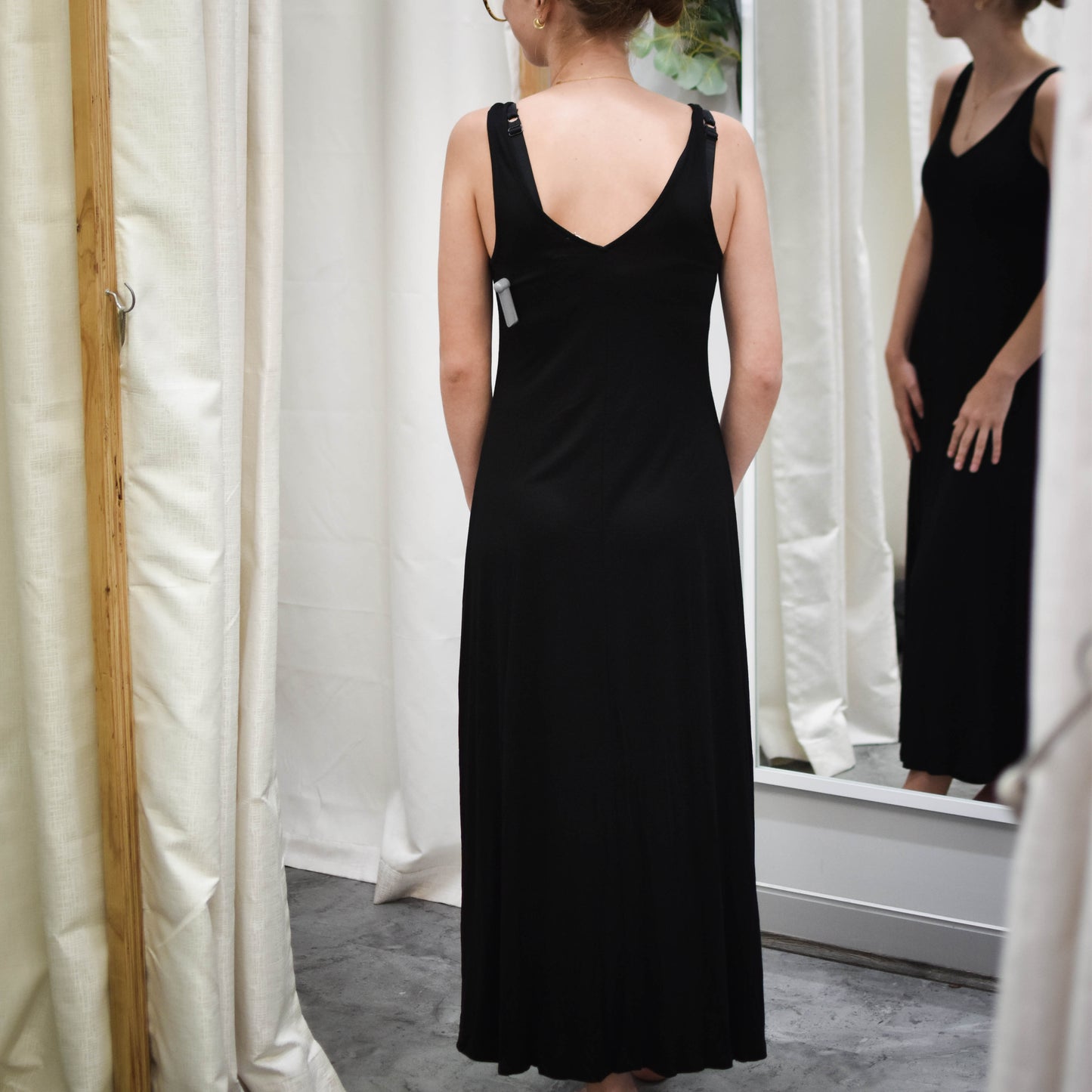 Buddha Wear Juliana Midi Black Dress